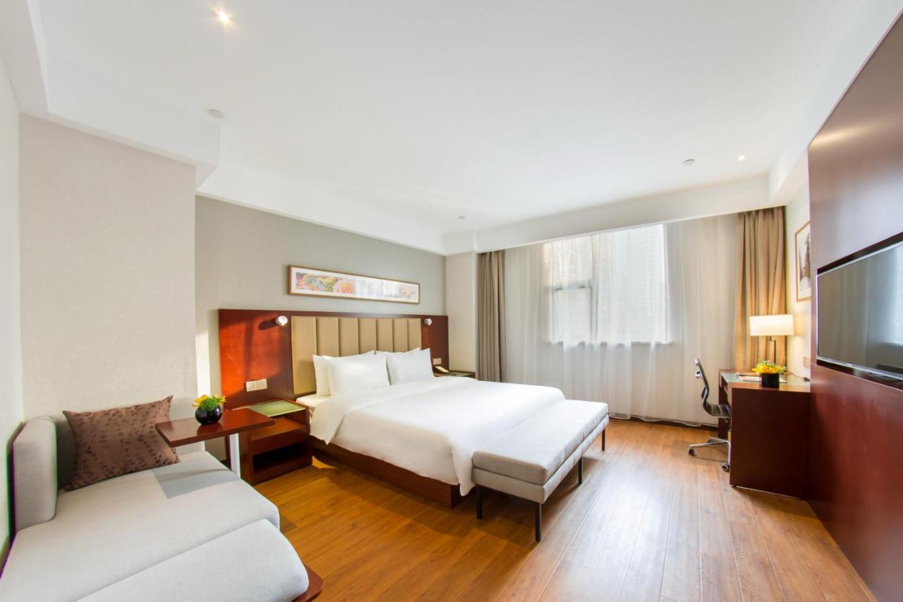 Yitel Hotel Шанхай Экстерьер фото