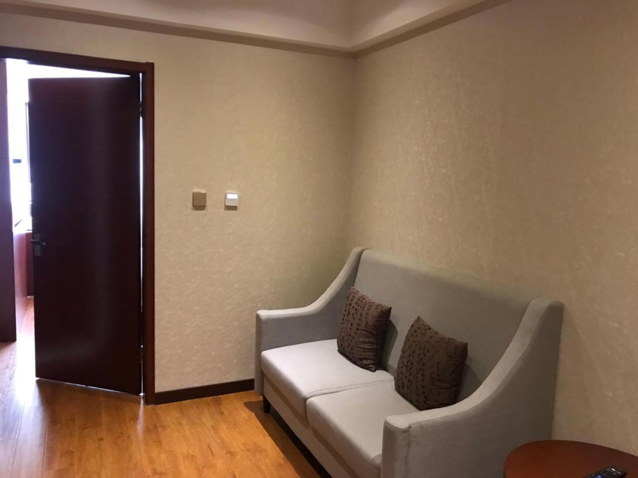Yitel Hotel Шанхай Экстерьер фото