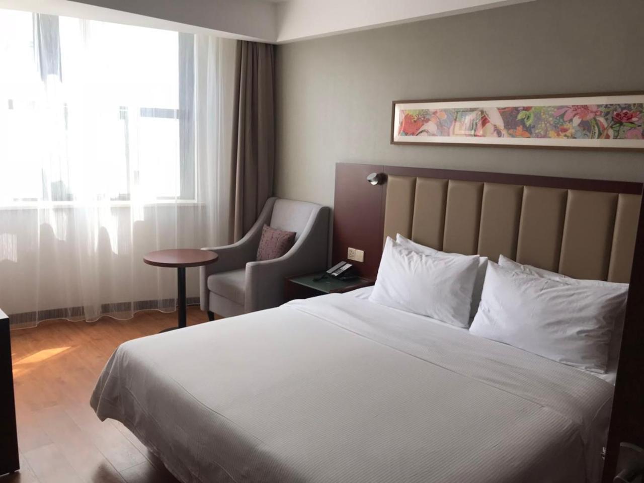 Yitel Hotel Шанхай Экстерьер фото